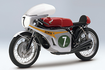 Honda RC166（1966年）250ccクラス マイク・ヘイルウッド マン島TTレース優勝 メーカーズ／ライダーズ タイトル連覇