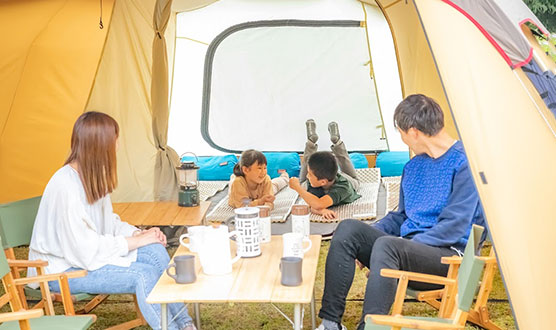 You can relax comfortably in a spacious tent.