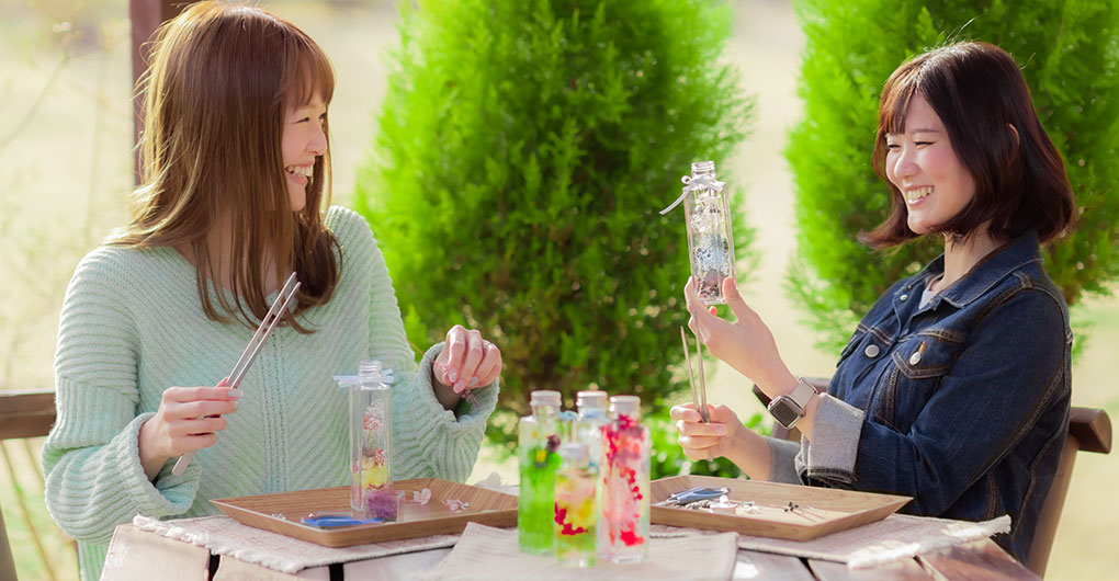 Crafting experience using Hello Woods materials