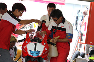 August 26, 2017 (Sat) "Mote tai" Gallery