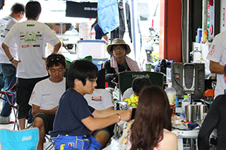 August 26, 2017 (Sat) "Mote tai" Gallery