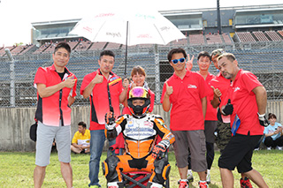 August 26, 2017 (Sat) "Mote tai" Gallery