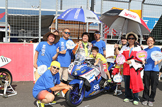 August 26, 2017 (Sat) "Mote tai" Gallery