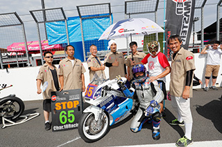 August 26, 2017 (Sat) "Mote tai" Gallery