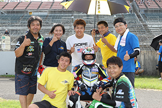 August 26, 2017 (Sat) "Mote tai" Gallery