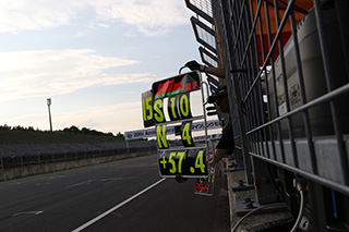 August 26, 2017 (Sat) "Mote tai" Gallery