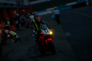 August 26, 2017 (Sat) "Mote tai" Gallery