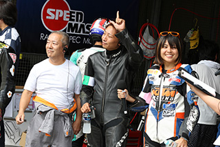 August 27, 2017 (Sun) "Mote tai" Gallery