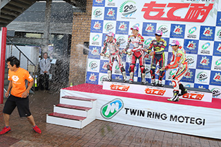 August 27, 2017 (Sun) "Mote tai" Gallery