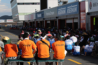 August 25, 2018 (Sat) "Mote tai" Gallery