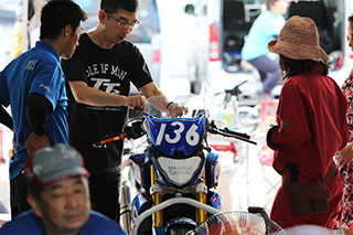 August 25, 2018 (Sat) "Mote tai" Gallery