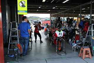 August 25, 2018 (Sat) "Mote tai" Gallery