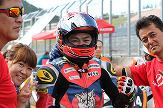 August 25, 2018 (Sat) "Mote tai" Gallery