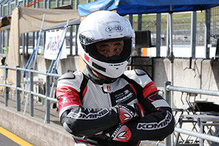 August 25, 2018 (Sat) "Mote tai" Gallery