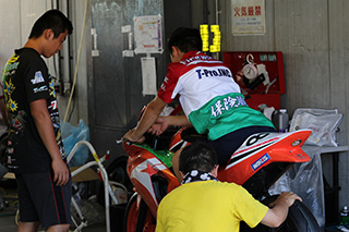 August 25, 2018 (Sat) "Mote tai" Gallery