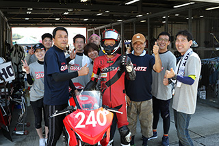 August 25, 2018 (Sat) "Mote tai" Gallery