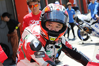 August 25, 2018 (Sat) "Mote tai" Gallery