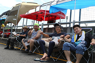 August 25, 2018 (Sat) "Mote tai" Gallery