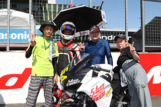 August 25, 2018 (Sat) "Mote tai" Gallery