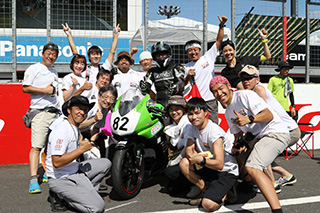 August 25, 2018 (Sat) "Mote tai" Gallery