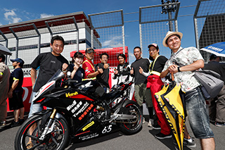 August 25, 2018 (Sat) "Mote tai" Gallery