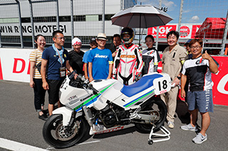 August 25, 2018 (Sat) "Mote tai" Gallery