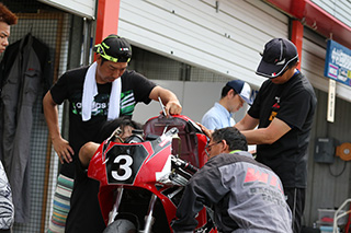 August 25, 2018 (Sat) "Mote tai" Gallery