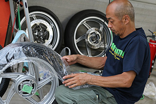 August 25, 2018 (Sat) "Mote tai" Gallery