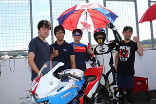 August 26, 2018 (Sun) "Mote tai" Gallery