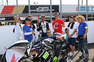 August 26, 2018 (Sun) "Mote tai" Gallery