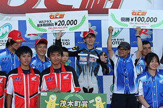 August 26, 2018 (Sun) "Mote tai" Gallery