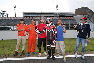 August 24, 2019 (Sat) "Mote tai" Gallery