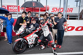 August 24, 2019 (Sat) "Mote tai" Gallery