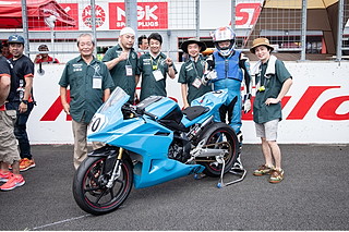 August 24, 2019 (Sat) "Mote tai" Gallery