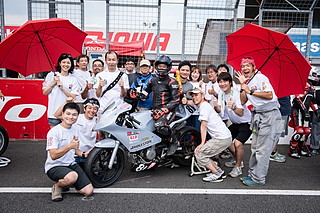 August 24, 2019 (Sat) "Mote tai" Gallery