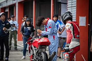 August 24, 2019 (Sat) "Mote tai" Gallery