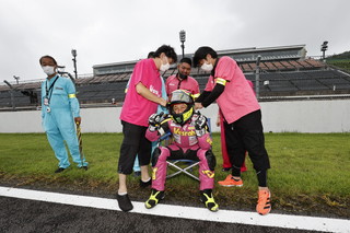 August 22, 2021 (Sun) "Mote tai" Gallery