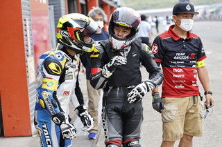 August 22, 2021 (Sun) "Mote tai" Gallery