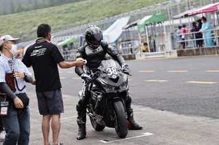 August 22, 2021 (Sun) "Mote tai" Gallery