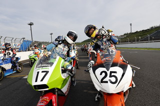 August 22, 2021 (Sun) "Mote tai" Gallery