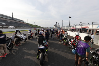 August 22, 2021 (Sun) "Mote tai" Gallery