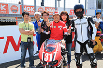 May 8, 2016 (Sun) Photo Gallery