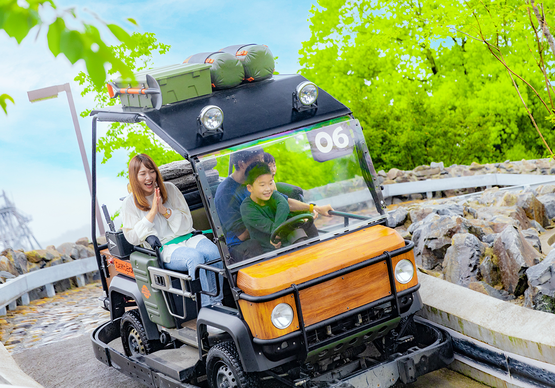 Purchase a park passport at a great price and enjoy the attractions!