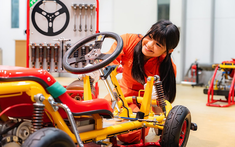 Electric Kart Assembly Experience – Pit Workshop –