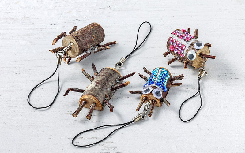 Crafting experience using Hello Woods materials