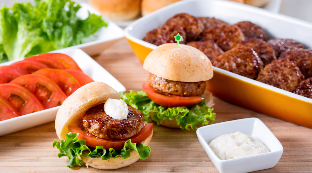 地元の食材をふんだんに使い、 食べることを“五感”で楽しむ森のレストラン