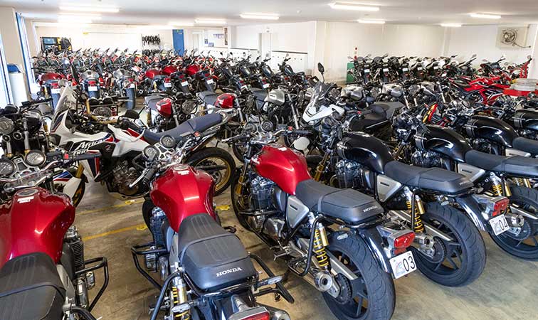 車両準備・体操・プロテクター装着