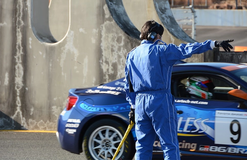 進行（2輪）官方/車庫（4輪）官方