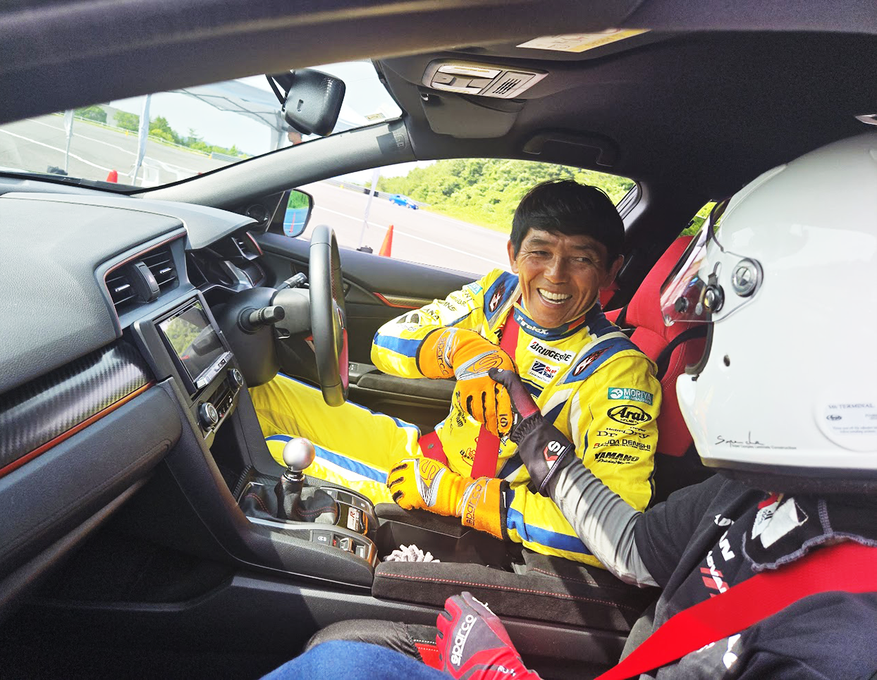 山野哲也操控俱樂部